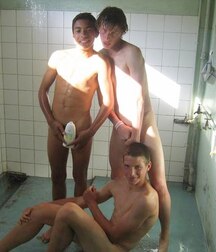 shower in the gym 5ed161912a2d7.jpg