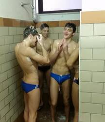 shower in the gym 5ed16196dbb2d.jpg