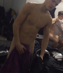 One day in tre dressing room public nude 61a32eee08a5e.jpeg