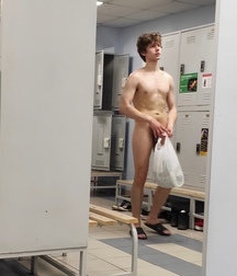One day in tre dressing room public nude 61a32f081d2d2.jpeg