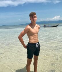 Very nice boys twink boy tube shirtless 61b491bed1a87.jpeg