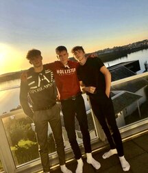 Friends twink boys straight 61b5783e4d2bd.jpeg