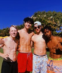 Friends twink boys straight 61b5786345ec8.jpeg