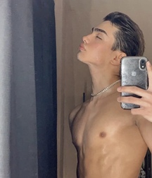 Selfie sexy mirror boys gay porn 61c22f7ab0ad5.jpeg