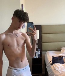 Selfie sexy mirror boys gay porn 61c22f96d85fe.jpeg
