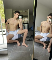 Selfie sexy mirror boys gay porn 61c22fa4ce6b1.jpeg