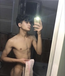 Selfie sexy mirror boys gay porn 61c22fa894298.jpeg