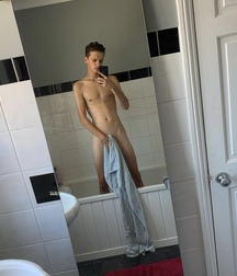 Selfie sexy mirror boys gay porn 61c22faeaa383.jpeg