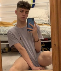Selfie sexy mirror boys gay porn 61c22fbccbd23.jpeg
