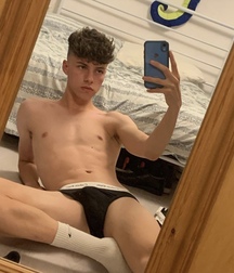 Selfie sexy mirror boys gay porn 61c22fbebf9c8.jpeg