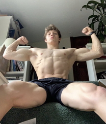 Powerful bicips jock twink tube 61c36a300fe25.jpeg