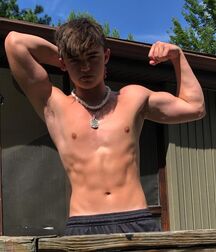 Powerful bicips jock twink tube 61c36a3ba8b95.jpeg