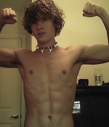 Powerful bicips jock twink tube 61c36a60aba45.jpeg