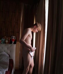 Naked under the towel shower boys porn locker room 61d40078ae160.jpeg