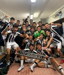 Soccer team celebrate twink tube  6237548844e0d.jpeg
