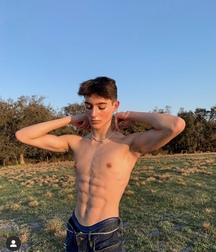 Sexy boys straight flex twink tube 623b7925214ee.jpeg