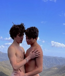 Romantic boys twink tube love bros 623e07e986e12.jpeg