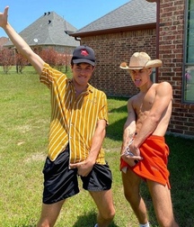 Cute friends teen gaytube boy mix 624948030bbaa.jpeg