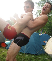 I lift you up 62512bfc5e364.jpeg