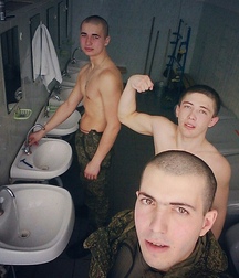 Soldiers built twink guys fun tube 625c07b8e3f35.jpeg