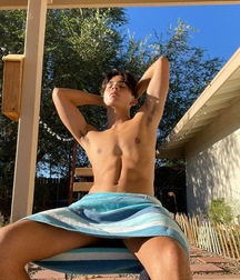 Sexy boys and towel sporty twink tube guys 62623e1b9016f.jpeg