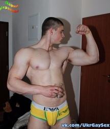Biceps muscles twink tube shirtless flex 6267f03a920d4.jpeg