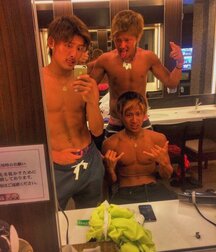 Friends in selfies cute guys snap it 62886aaf3e9f9.jpeg