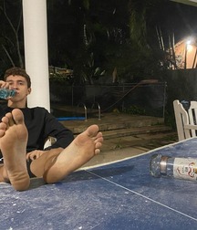 Guys that will step on your face 6053f37d9c391.jpg