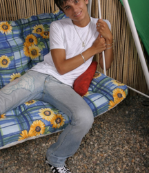 Hot Dark Haired shaved Twink ( HOT ) 5a2e9e68dac28.png