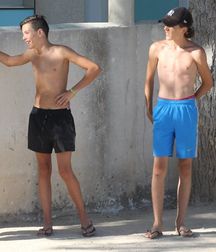 Beautiful boys Portuguese (summer 2016) 57e78804e7af1.jpg