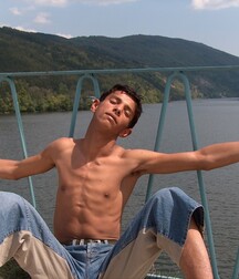 Erol 5eb39d9f0ddd8.jpg