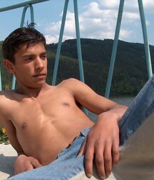 Erol 5eb39db4d2fb0.jpg