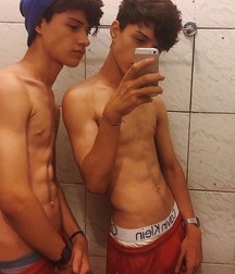 BLUE VS RED - Boys Porn, Teens & Twinks 5eb4582ad5a5b.jpg