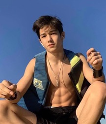 SOMETHING YELLOW - Boys Porn, Teens & Twinks 5eb4631e1f33c.jpg
