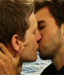 twinks kiss me !... 5b0524223578a.gif