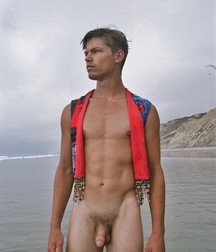 nudist 2 5b0741b9dee56.jpg