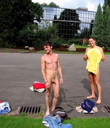 handsome naked kids + meli melo  5b089d076544a.jpg