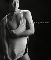 patxi1933:asian teen in light orexciting outfit