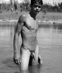 black and white 5b203b6dabcd7.jpg