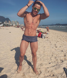 swimboys 2 587b32212950d.jpg
