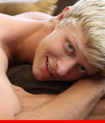 Alex W 587e6e2865243.jpg