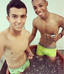 sixpack boys 58d90d738d83a.jpg