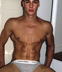 sixpack boys 58d90d8d7c11e.jpg