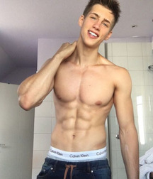 sixpack boys 58d92149388de.jpg
