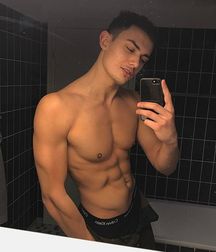 sixpack boys 58d9225a0eb59.jpg