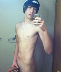 Boys with a boner 58d934c3ef405.jpg