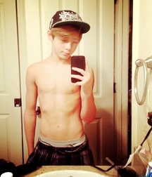shirtless boys 59bc159caa897.jpg