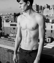 shirtless boys 59bc173288eac.jpg