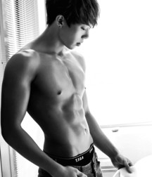 shirtless boys 59bc186194606.jpg