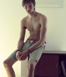 shirtless boys 59bea778e5502.jpg